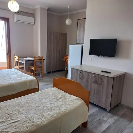Sinani Seaside 호텔