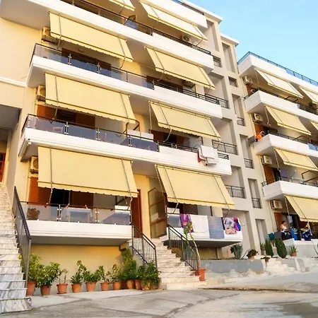 Sinani Seaside Hotel *