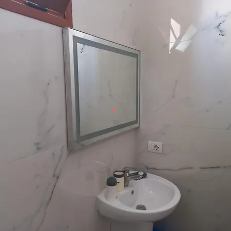 Sinani Seaside Hotel *