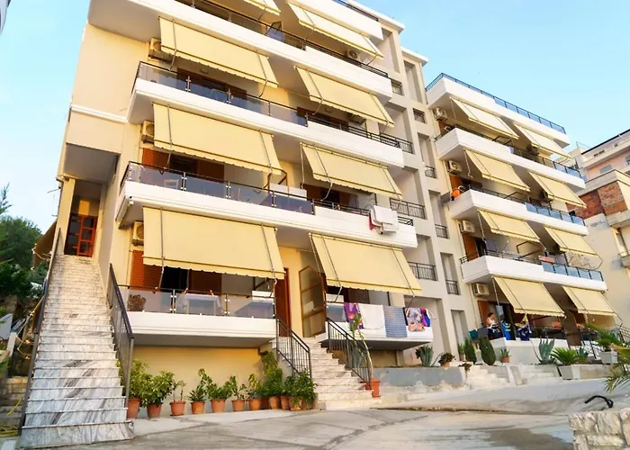 Sinani Seaside Hotel *